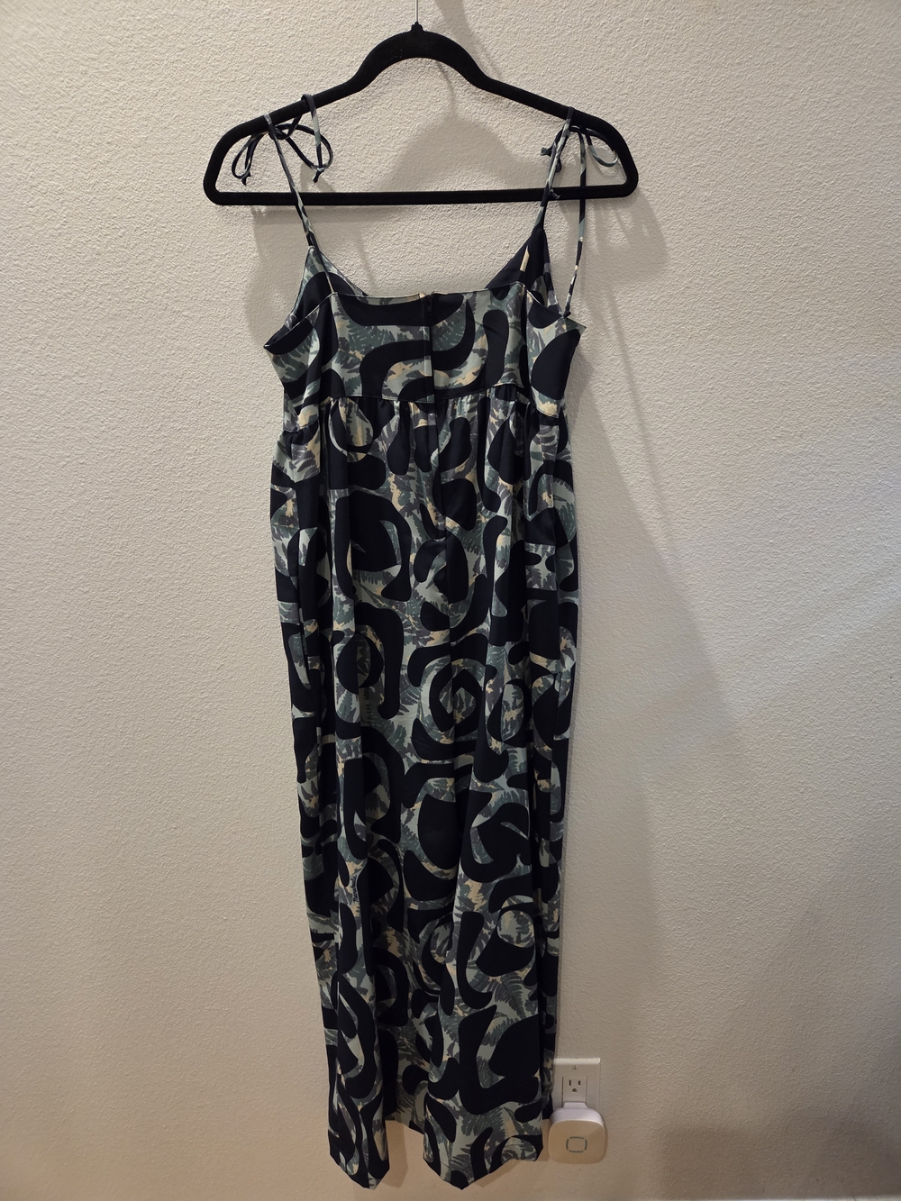 Sleeveless Printed Wide-Leg Jumpsuit in Black And Blue Green - Picture 2 of 5